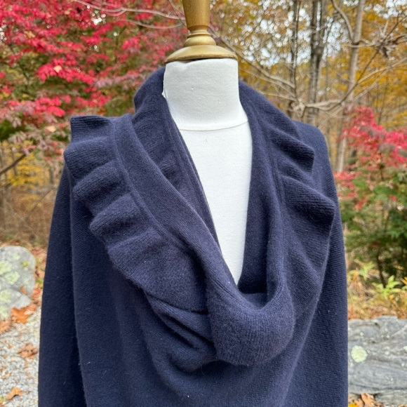 Berk of Burlington Arcade Cashmere Shawl with ruffles - Picture 3 of 4